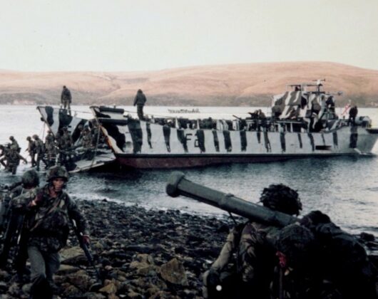 british-troops-disembark-from-landing-craft-in-san-carlos.jpg