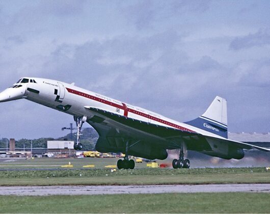 concorde_landing_farnborough_september_1974.jpg