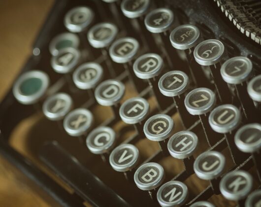 vintage_typewriter.jpeg